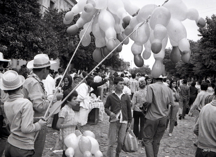 AÑO 1971 - BLANCO Y NEGRO - VIDA CAMPESINA EN PARAGUAY (JOSÉ MARÍA BLANCH)